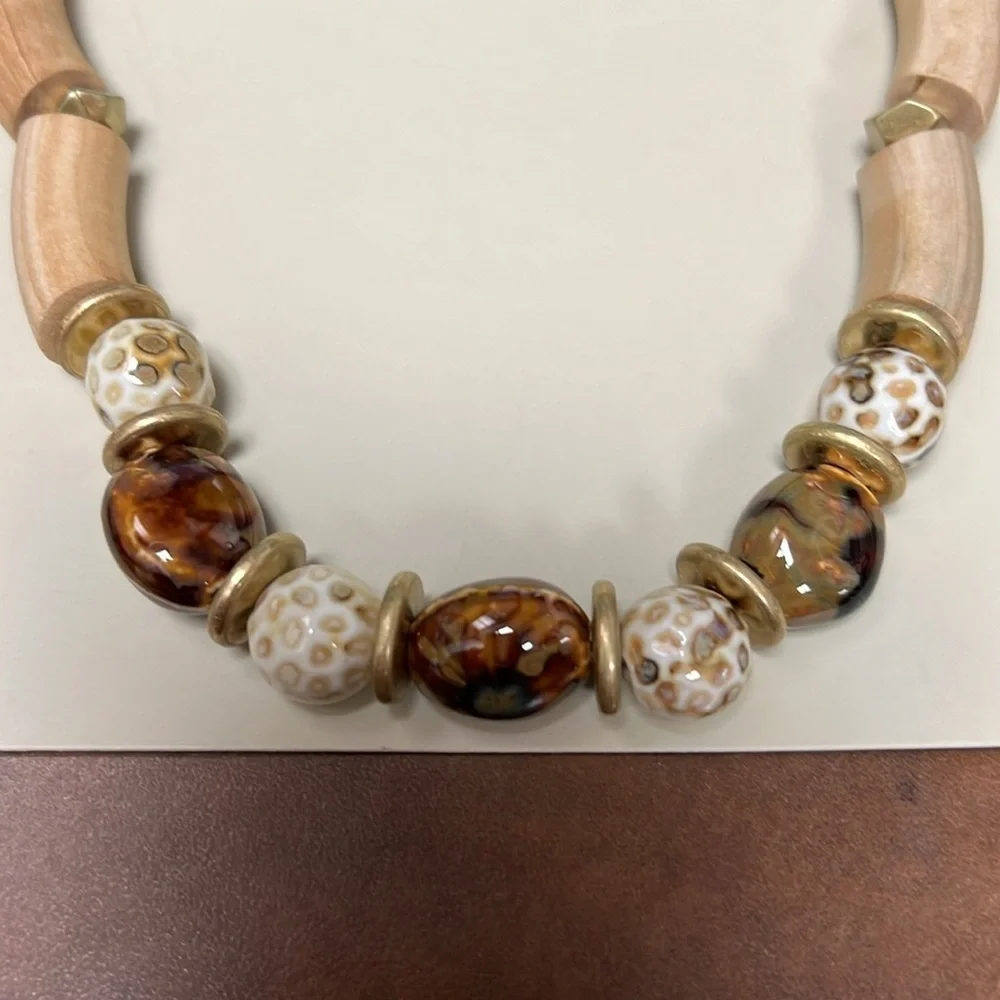 NWT-Charlie Paige Statement Necklace-Boho-Wooden Beads-Whimsy - Picture 3 of 4